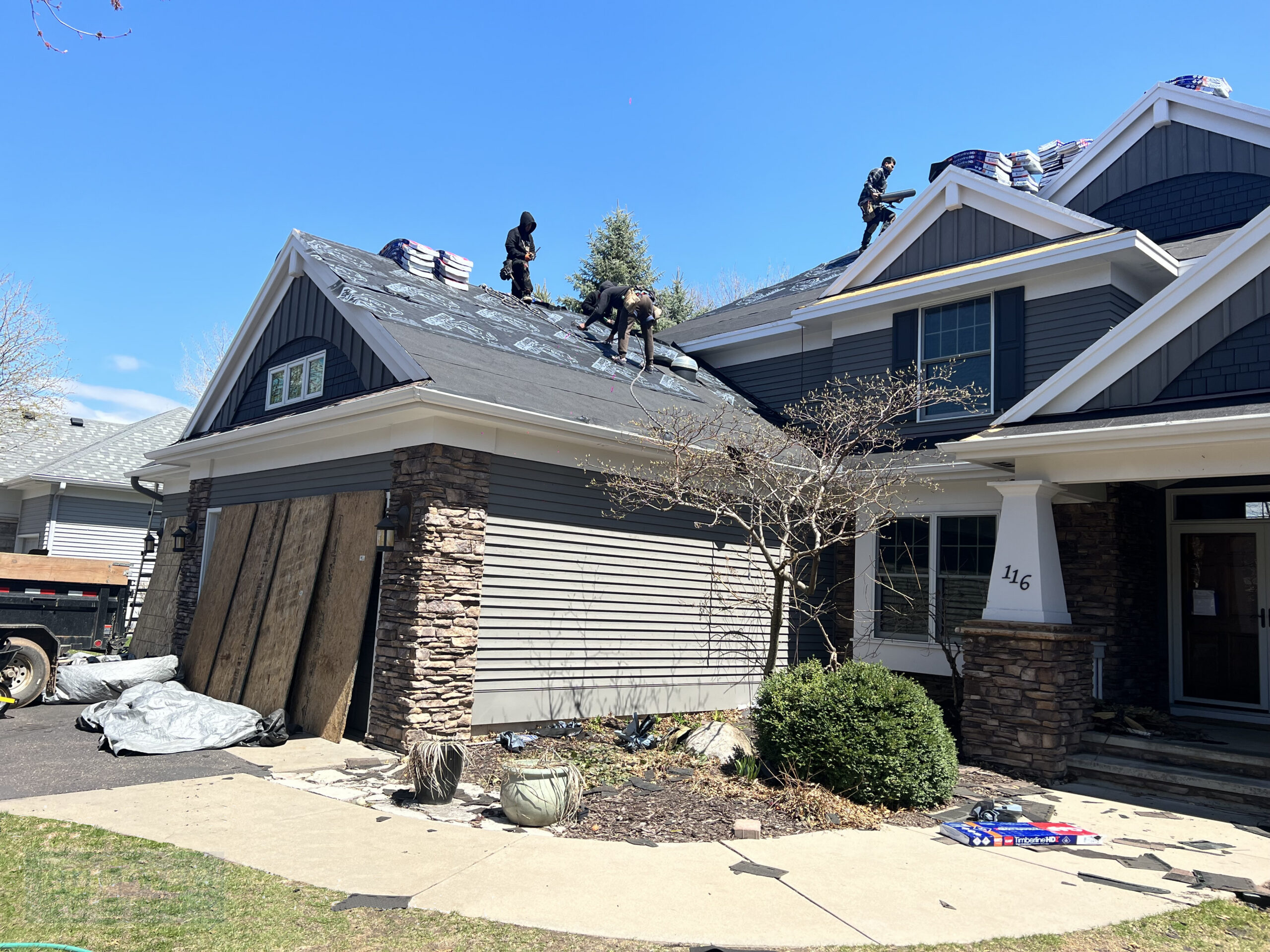 Roofing in Mahtomedi, MN