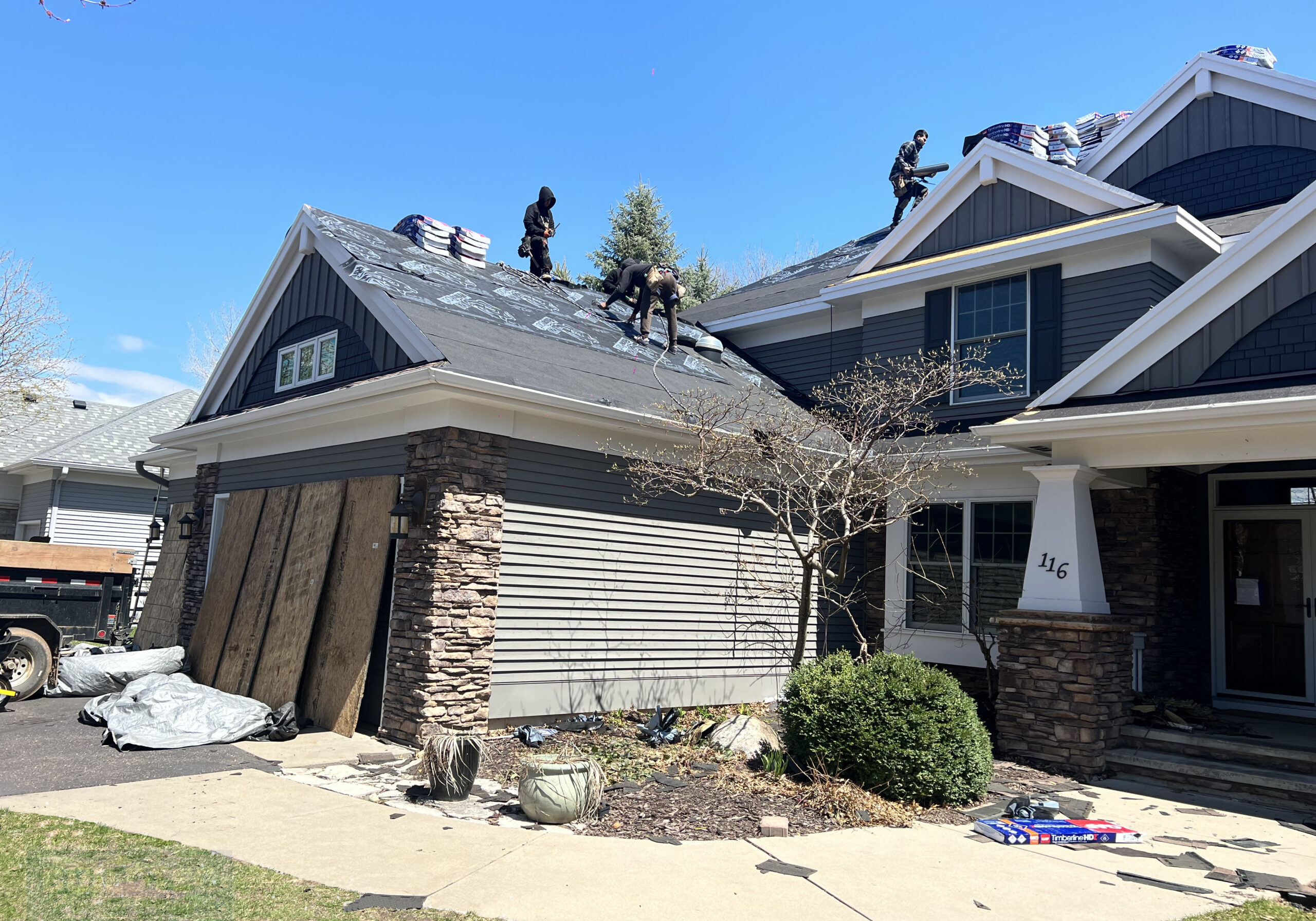 Roofing in Mahtomedi, MN
