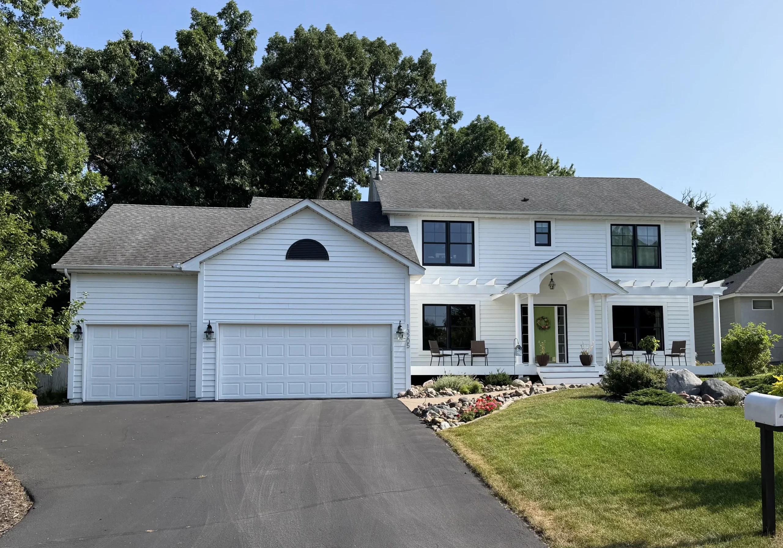 Roofing and siding in Oak Park Heights